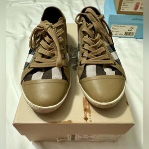 Burberry Shoes